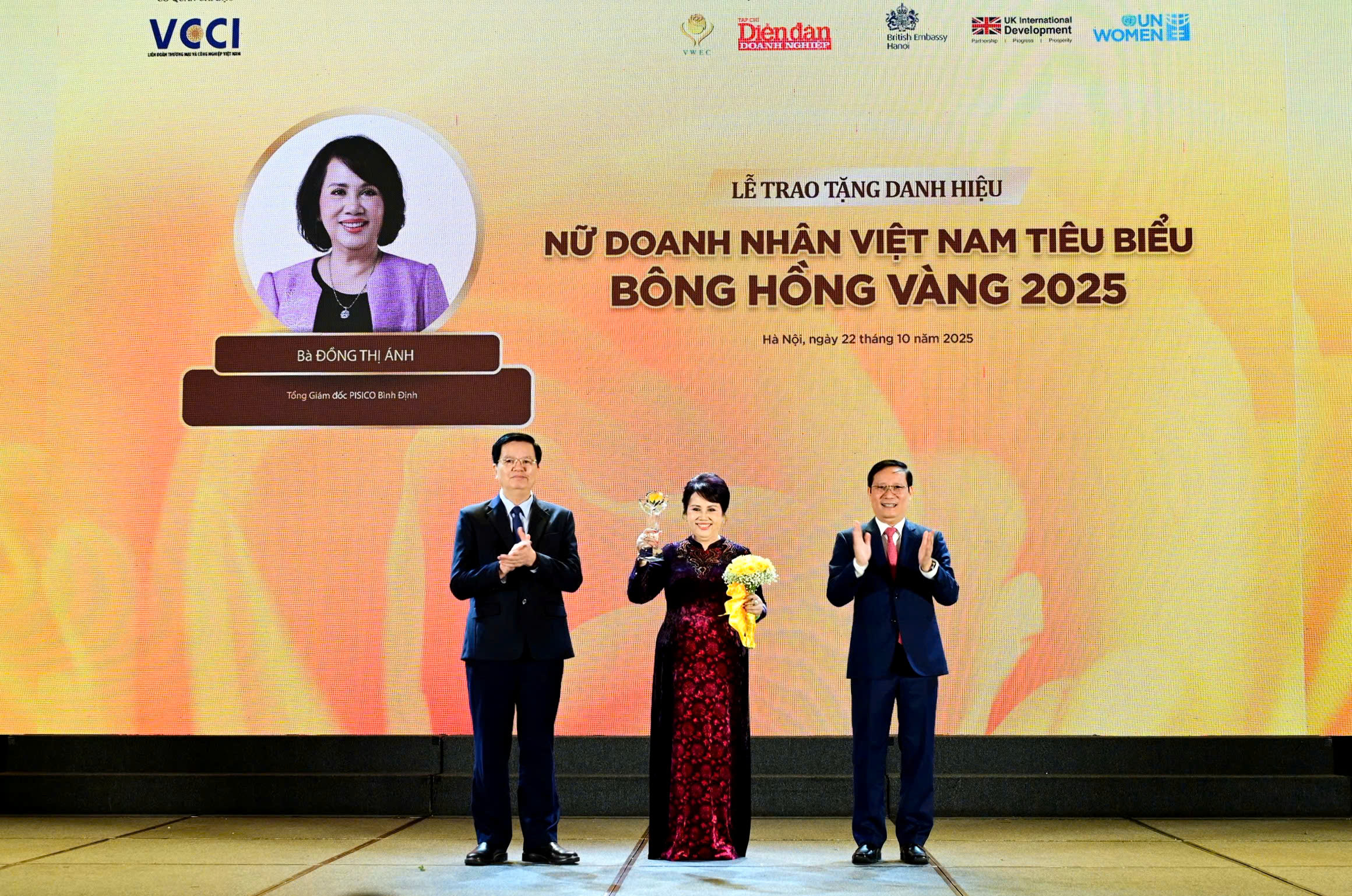 CEO Đồng Thị Ánh được vinh danh Top 10 Nữ Doanh nhân Việt Nam tiêu biểu
