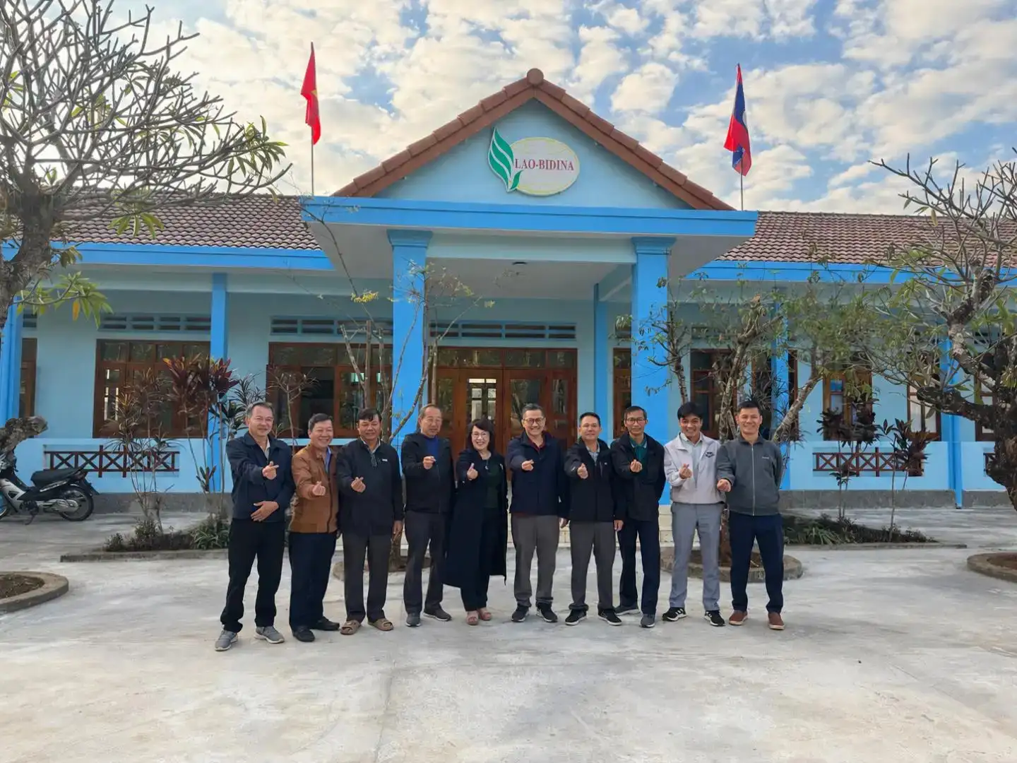 Lãnh đạo PISICO thăm người lao động tại Lào